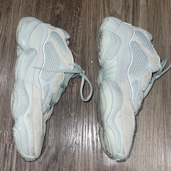 Yeezy 500 Salt - Picture 4 of 8